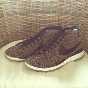 Women’s Nike Blazer golf shoe